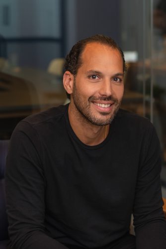 *Nicolaos Theodorakis é fundador e CEO da Noah, startup que oferece soluções tecnológicas para a construção civil com estruturas em madeira. Empreendedor do Mercado Imobiliário e Financeiro há 10 anos com foco no mercado residencial de alto padrão, tem experiência de mais de 11 anos na área de Investment Banking.